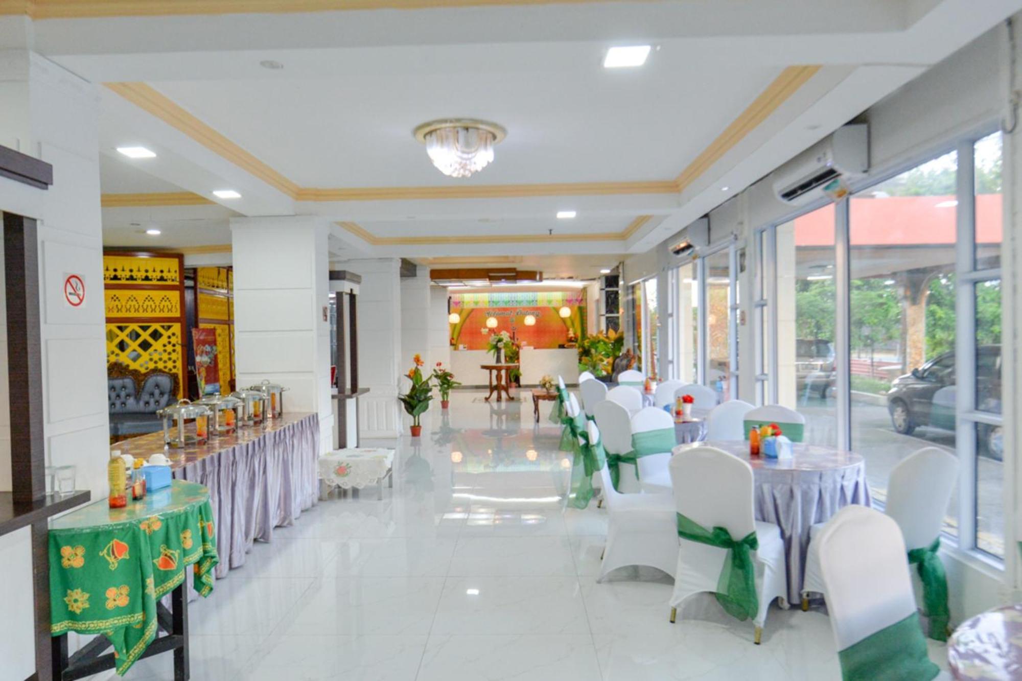 Oyo 2487 Sampurna Jaya Hotel Tanjung Pinang Exterior photo