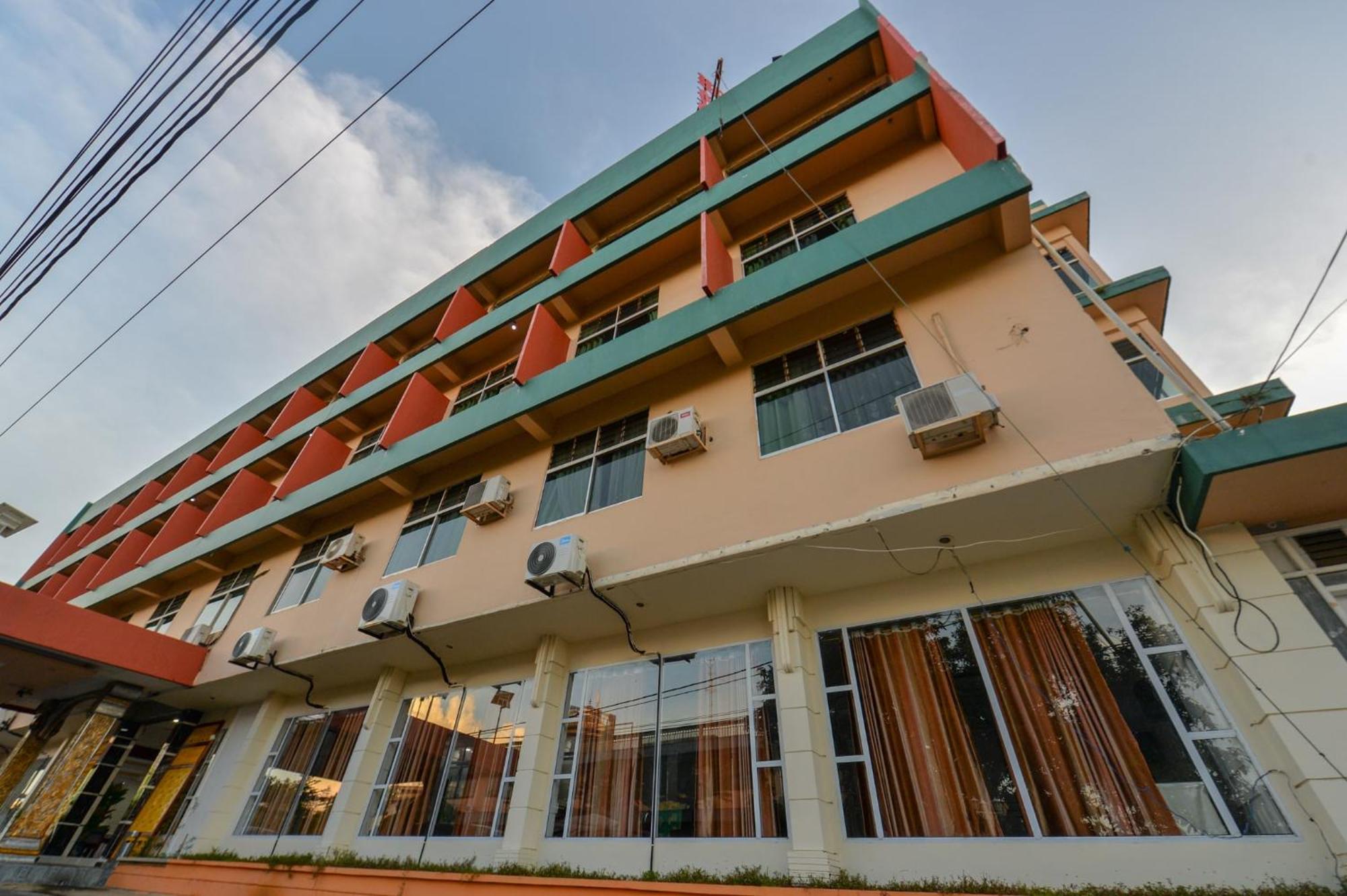 Oyo 2487 Sampurna Jaya Hotel Tanjung Pinang Exterior photo