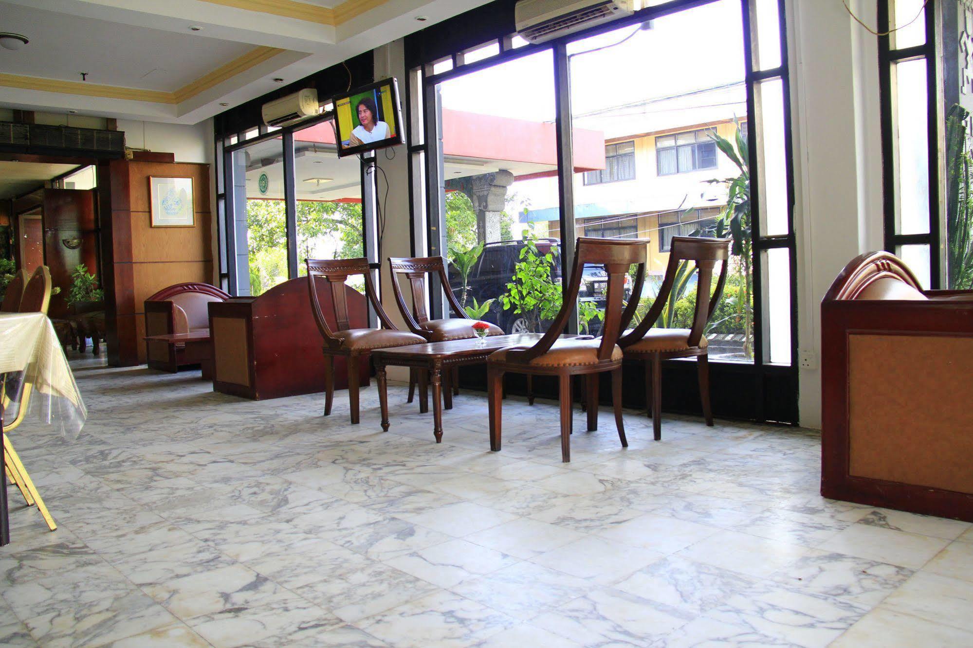 Oyo 2487 Sampurna Jaya Hotel Tanjung Pinang Exterior photo