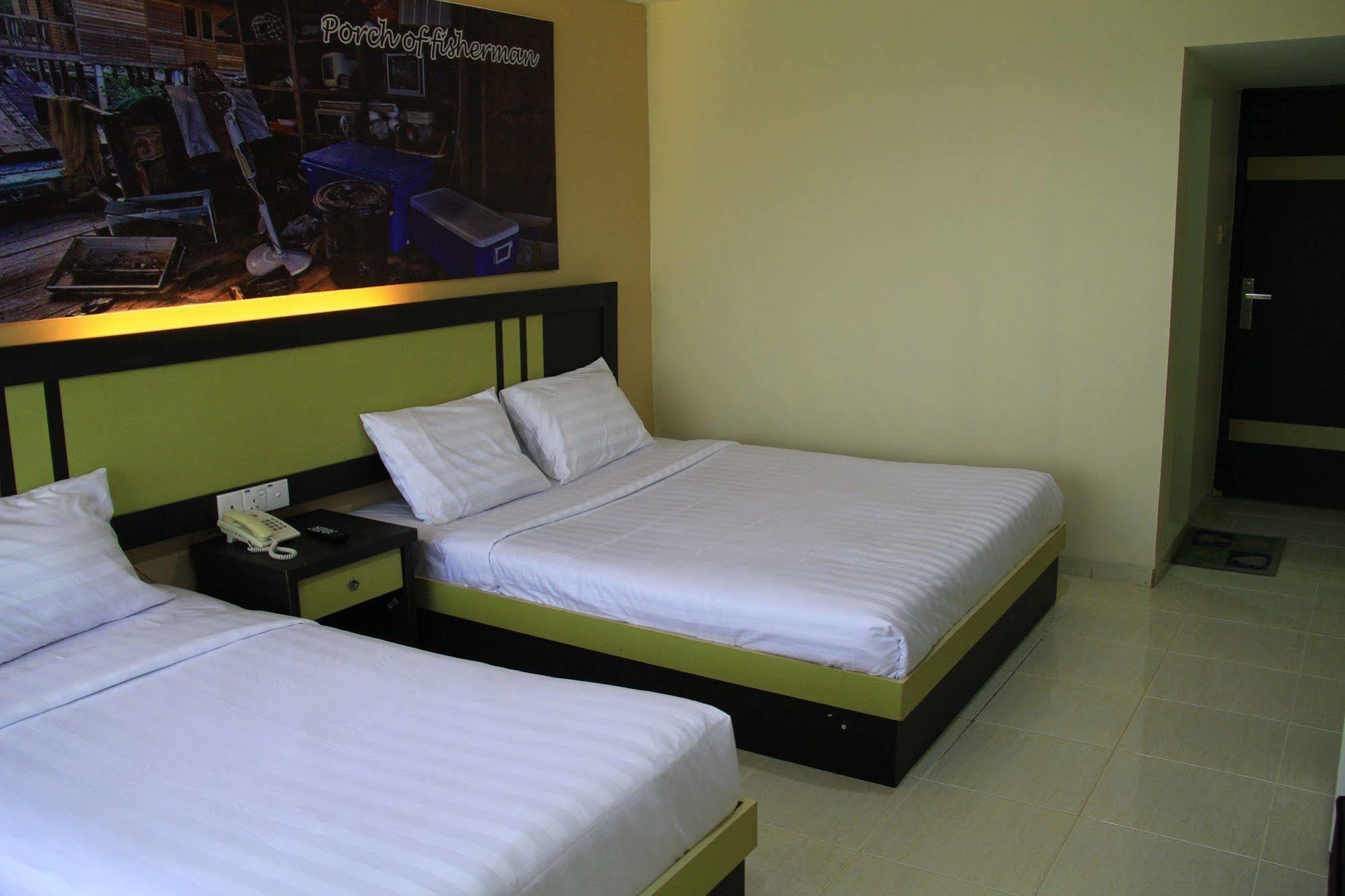Oyo 2487 Sampurna Jaya Hotel Tanjung Pinang Exterior photo