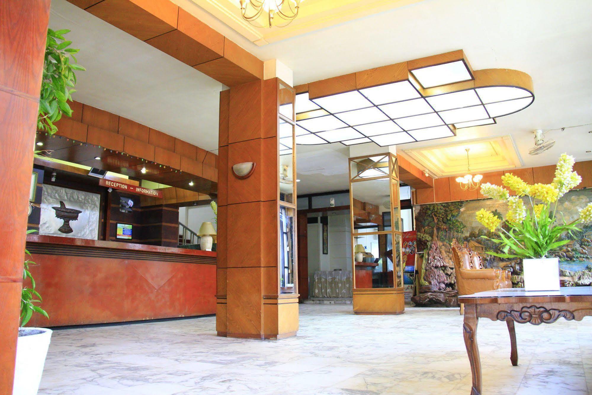 Oyo 2487 Sampurna Jaya Hotel Tanjung Pinang Exterior photo